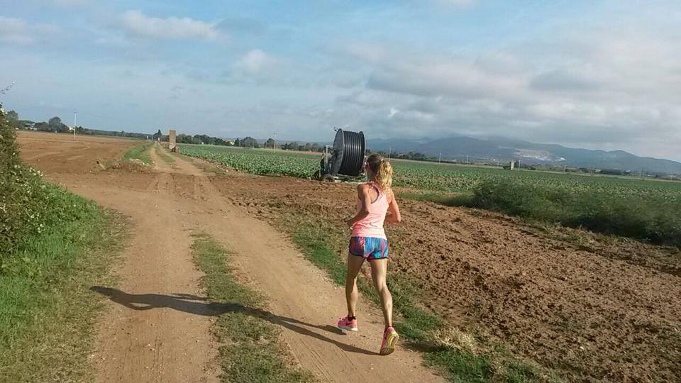 Jolie campagne, jolie femme; c'est qui?